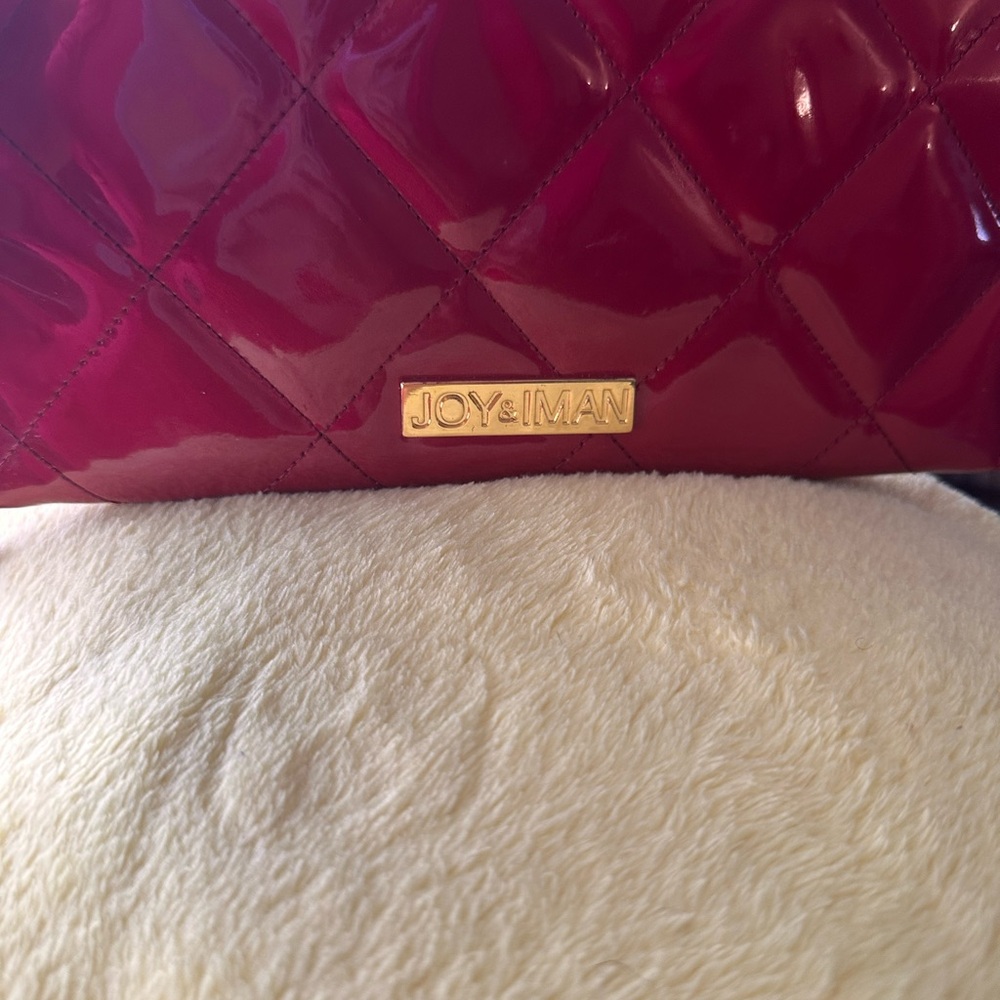 Joy & Iman Glossy Red Quilted wristlet - Picture 9 of 13